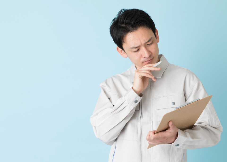 木製建具（扉）は、建具屋が作り取付し直す専門家です。作る事の技術と構造を理解し直す事が出来ます。の写真